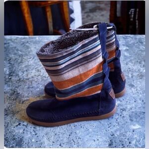 Toms Wrap Boots. Toms Wrap Boots. Blue/ colorful W8.5 Comfy lightweight bootie